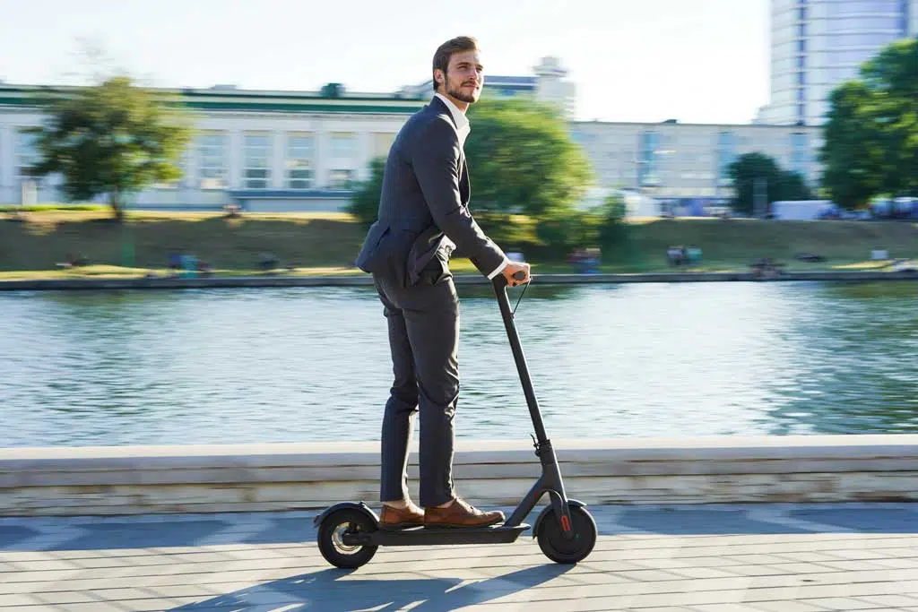 Quels sont les différents accessoires possibles pour une trottinette électrique ?