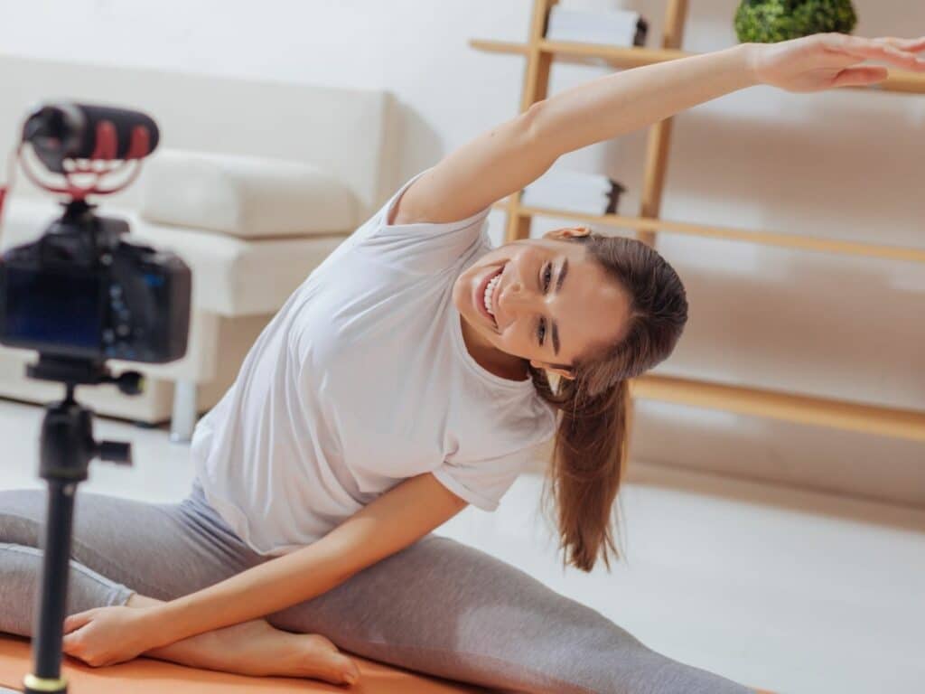 Les meilleurs cours de yoga en ligne pour les femmes enceintes